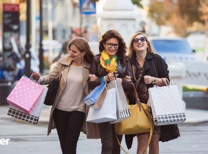Mobile & ethnic wear boom despite search dip in Indian fashion, finds Techmagnate